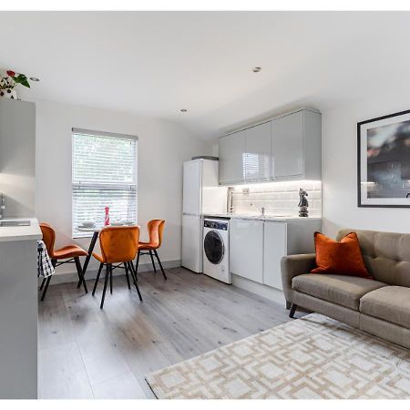 Cozy And Stylish 2 Bedroom Flat In Greater London Londres Exterior foto